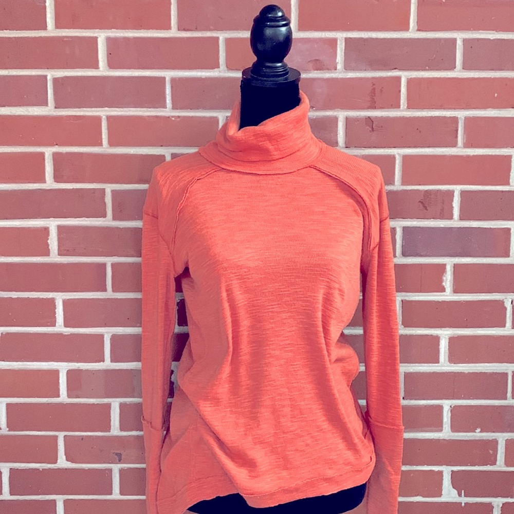 Free People Orange Turtleneck 💕